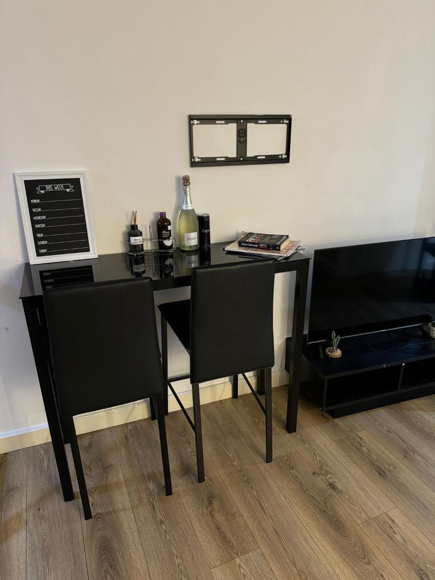 Cozy Two Bedroom Apartment Sleeps 6 Near Camden Market Hw10 Londres Exterior foto