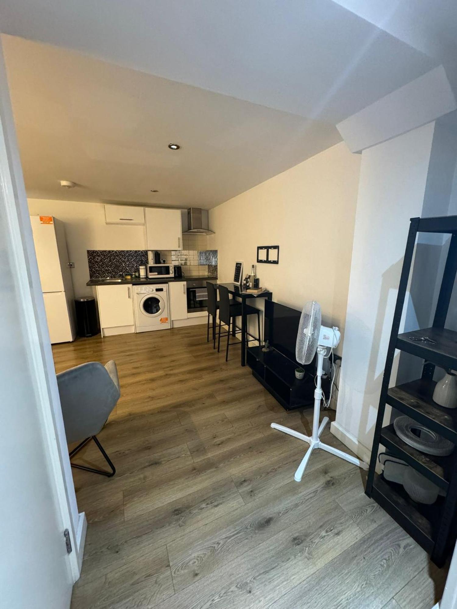 Cozy Two Bedroom Apartment Sleeps 6 Near Camden Market Hw10 Londres Exterior foto